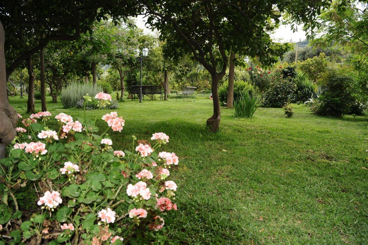 أتشيريالي Tenuta Santa Tecla المظهر الخارجي الصورة